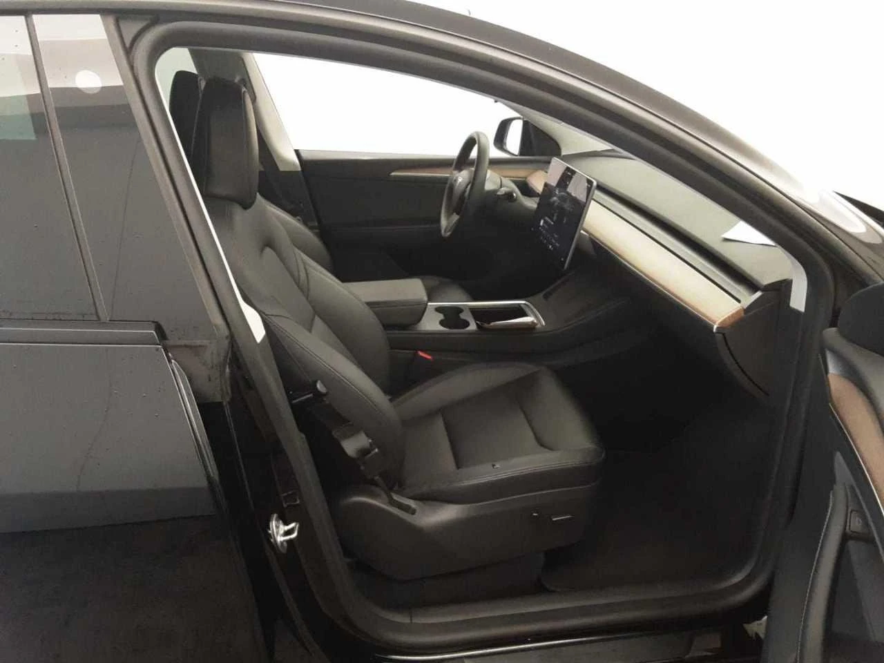 Tesla Model Y Long Range, снимка 6 - Автомобили и джипове - 55630602