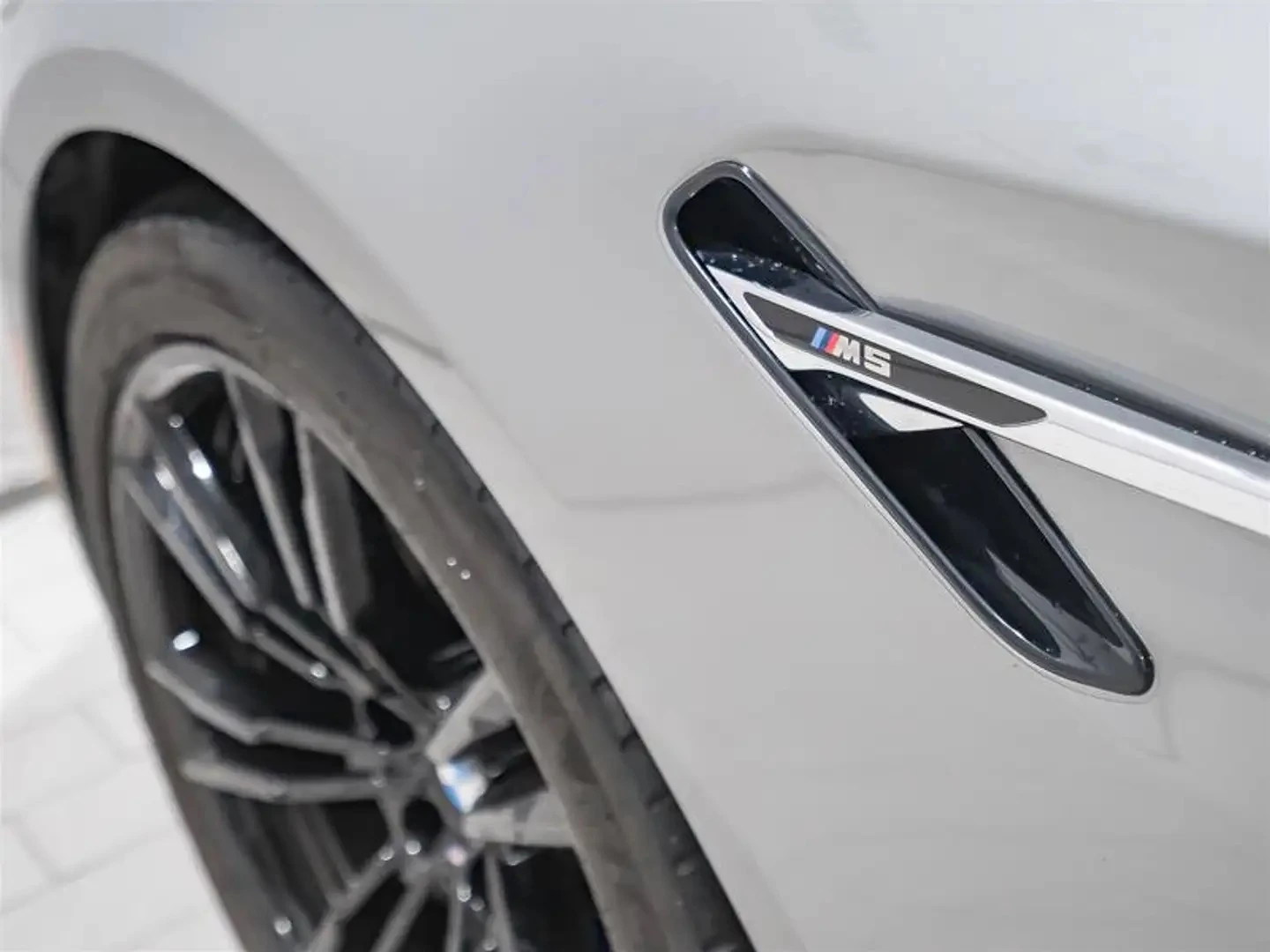 BMW M5 F90* HUD* НАВИ* ПАНО* KEYLESS* HARMAN, снимка 7 - Автомобили и джипове - 56101253
