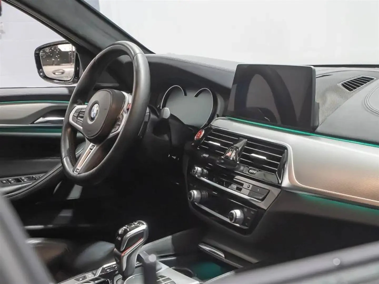 BMW M5 F90* HUD* НАВИ* ПАНО* KEYLESS* HARMAN, снимка 12 - Автомобили и джипове - 56101253