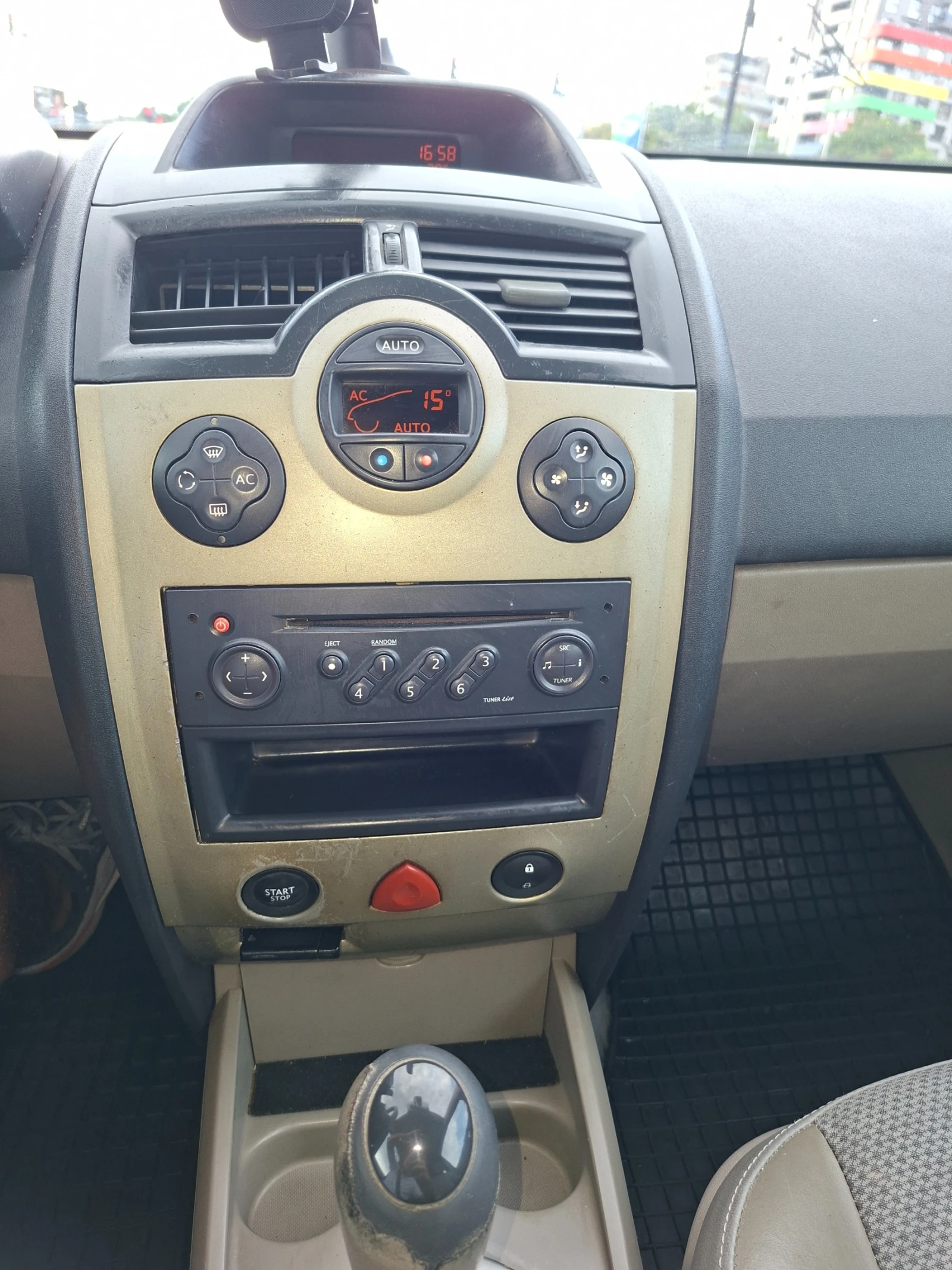 Renault Megane 2, снимка 12 - Автомобили и джипове - 56162491