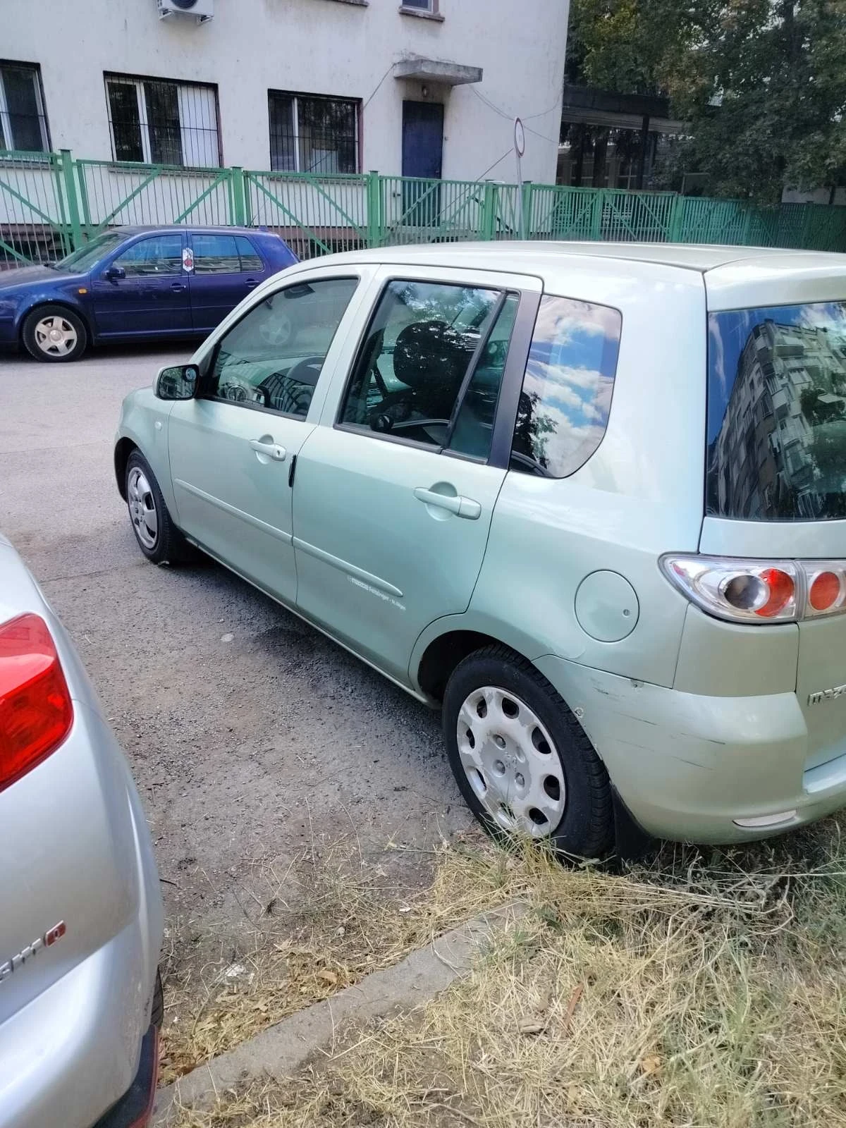 Mazda 2 1.4, снимка 4 - Автомобили и джипове - 56215880