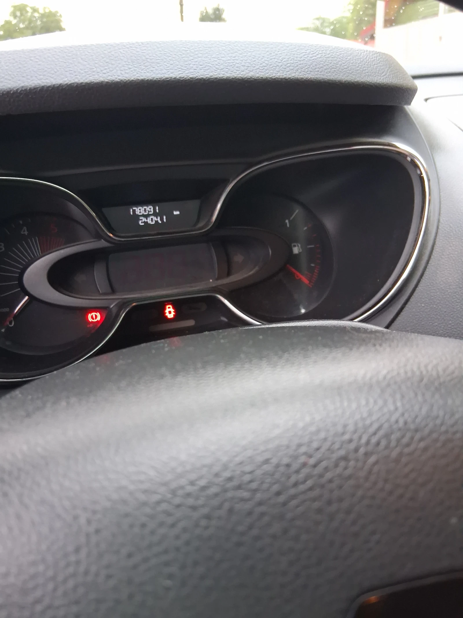 Renault Captur, снимка 4 - Автомобили и джипове - 56246658