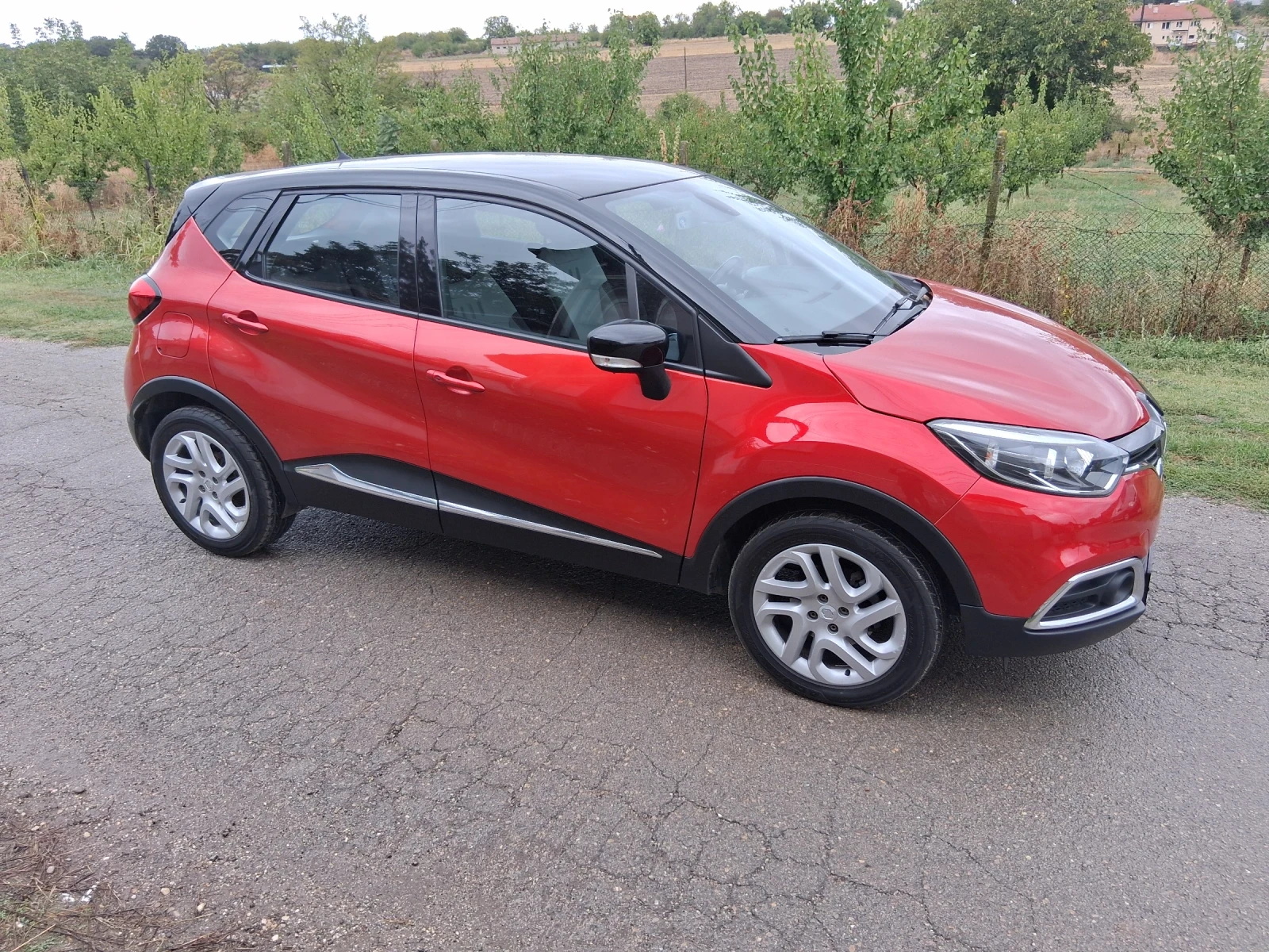 Renault Captur, снимка 8 - Автомобили и джипове - 56246658