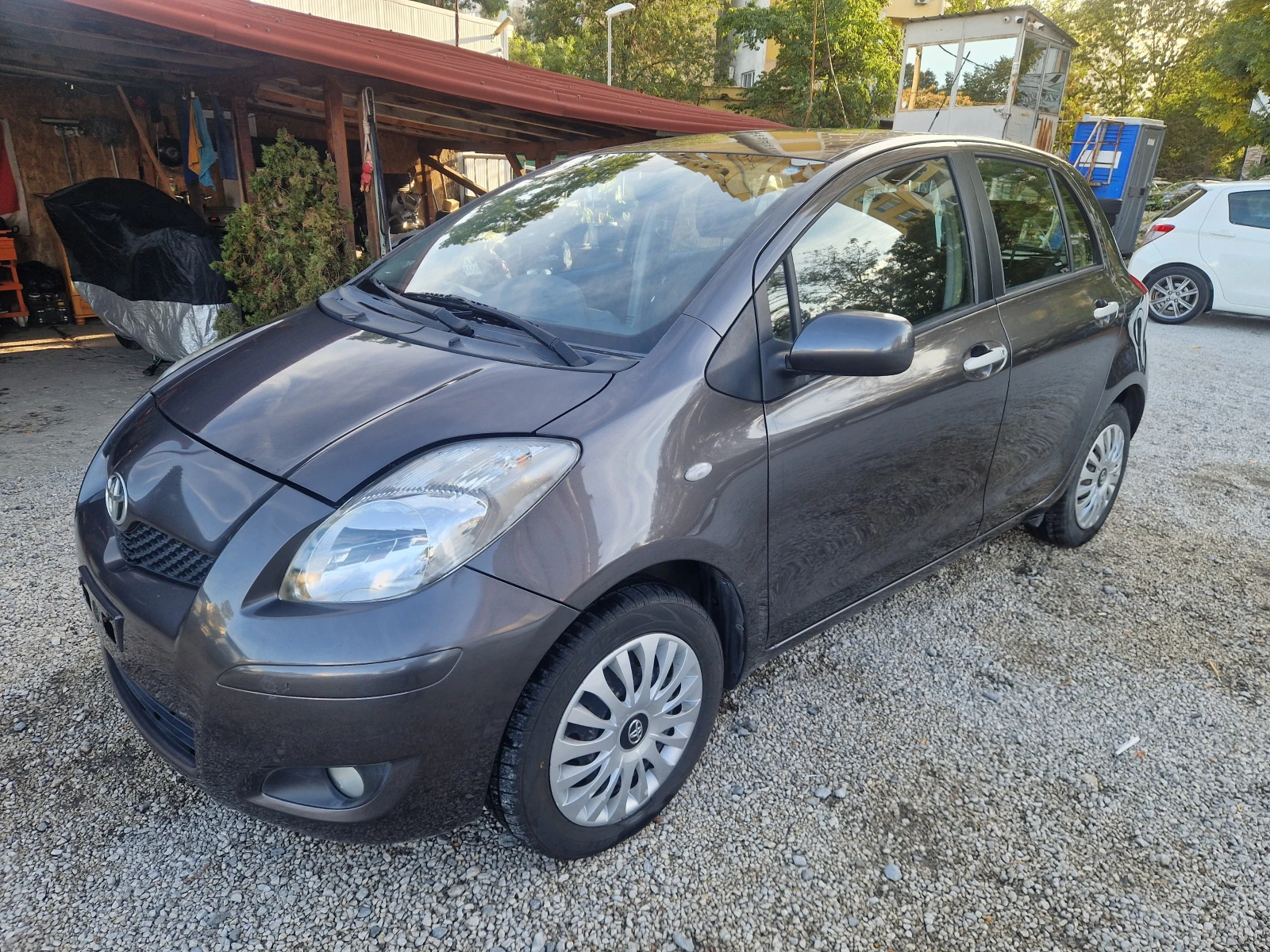 Toyota Yaris 1.0/газов инжекцион