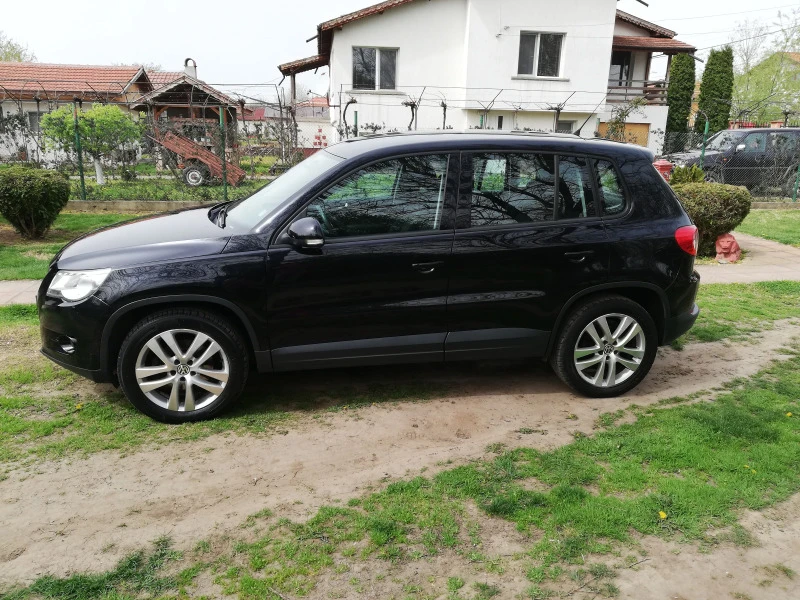 VW Tiguan 4х4, снимка 2 - Автомобили и джипове - 45035963