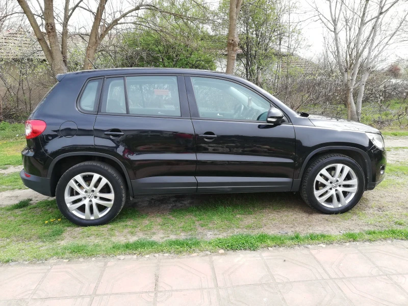 VW Tiguan 4х4, снимка 6 - Автомобили и джипове - 45035963