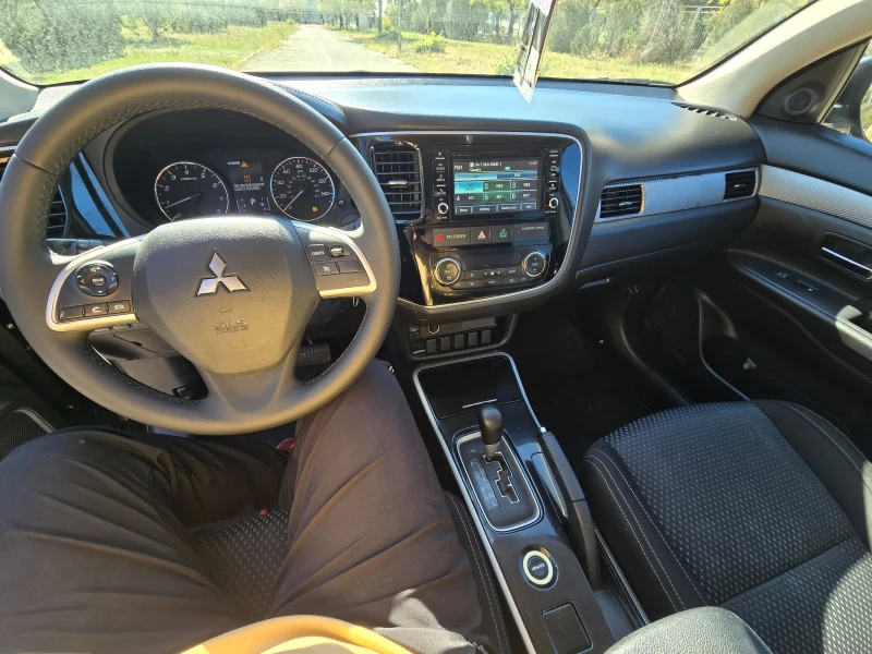 Mitsubishi Outlander 2.4 AWD, снимка 4 - Автомобили и джипове - 47641720