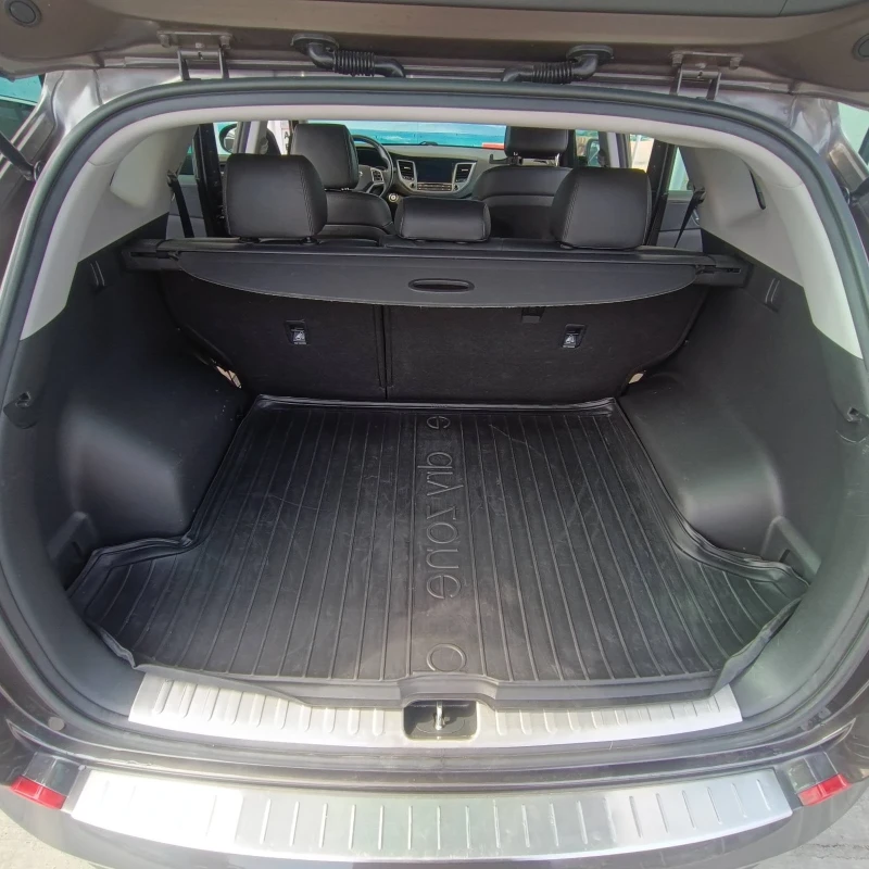 Hyundai Tucson, снимка 4 - Автомобили и джипове - 52700317