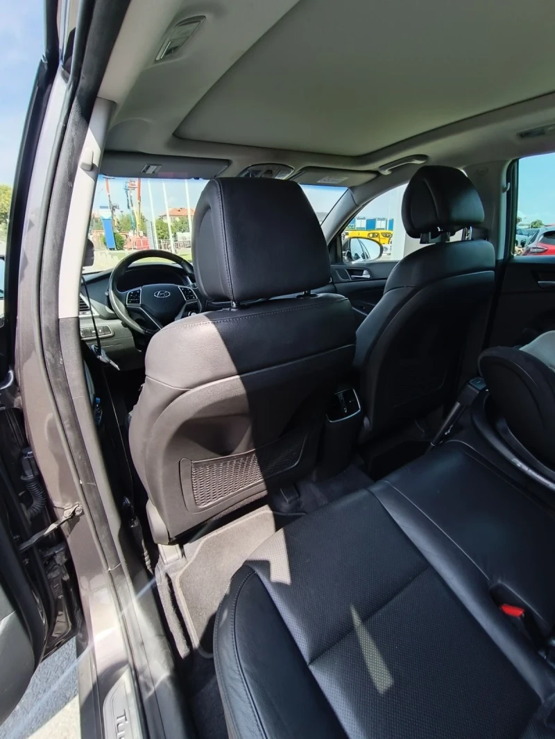 Hyundai Tucson, снимка 3 - Автомобили и джипове - 52700317