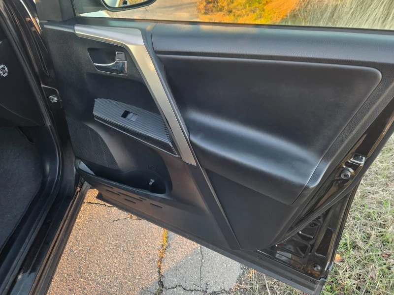 Toyota Rav4 2.2 D4D 150hp, снимка 14 - Автомобили и джипове - 52750109