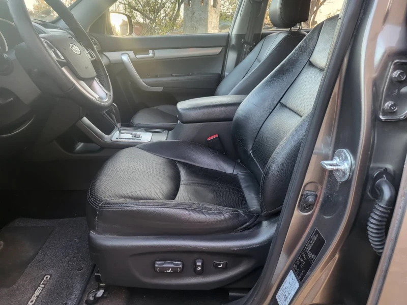 Kia Sorento 2.2 CRDI , снимка 17 - Автомобили и джипове - 52590773