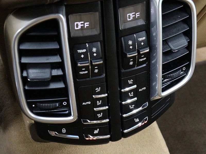 Porsche Cayenne 3.6 GTS| 440к.с.| ВКЛ.ТЕХНОТЕСТ, снимка 12 - Автомобили и джипове - 55174138