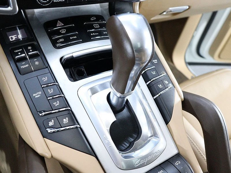 Porsche Cayenne 3.6 GTS| 440к.с.| ВКЛ.ТЕХНОТЕСТ, снимка 8 - Автомобили и джипове - 55174138