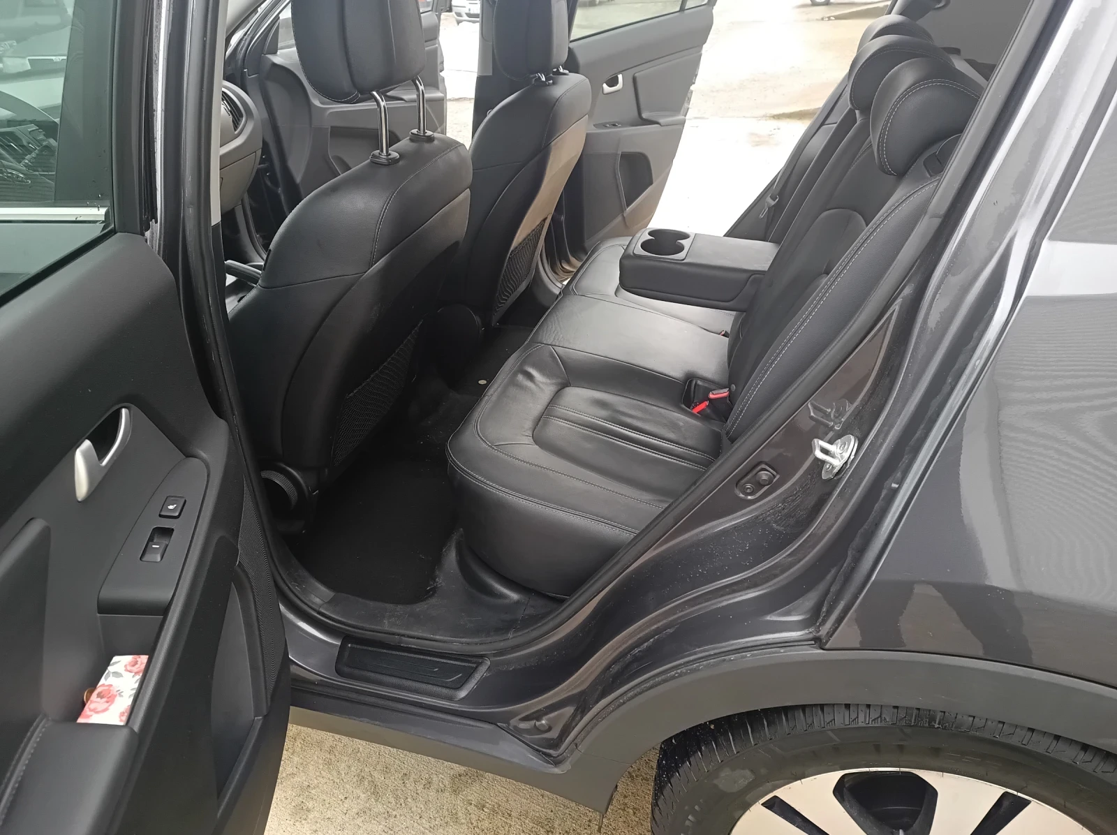 Kia Sportage 2.0crdi AWD | Mobile.bg � ����������� 14