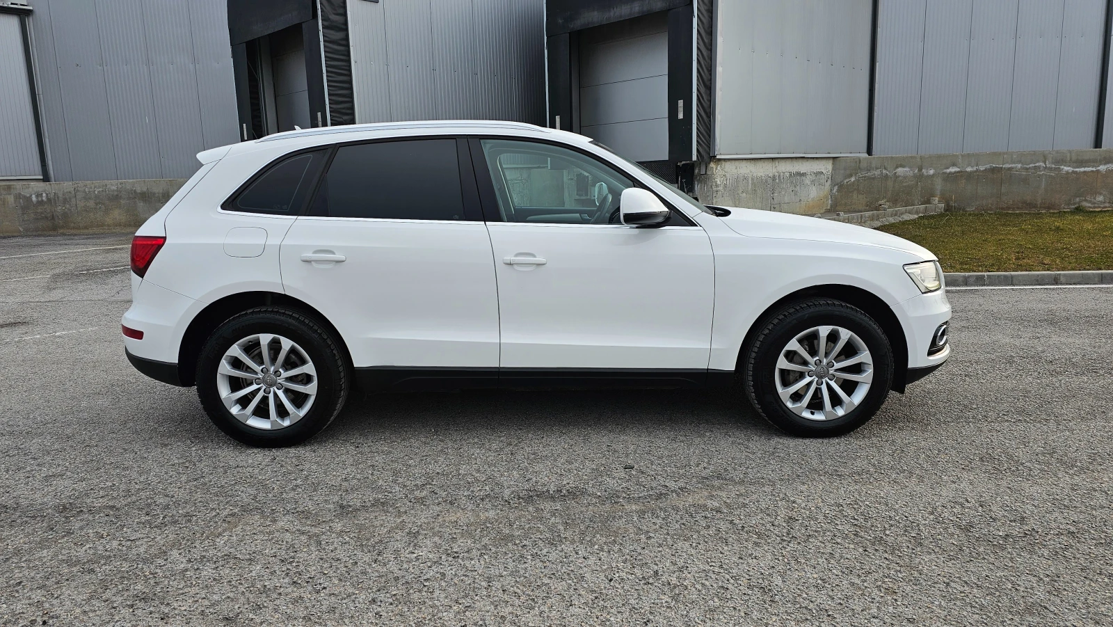 Audi Q5 2.0TDI S-LINE Avtomatik , снимка 6 - Автомобили и джипове - 53719409