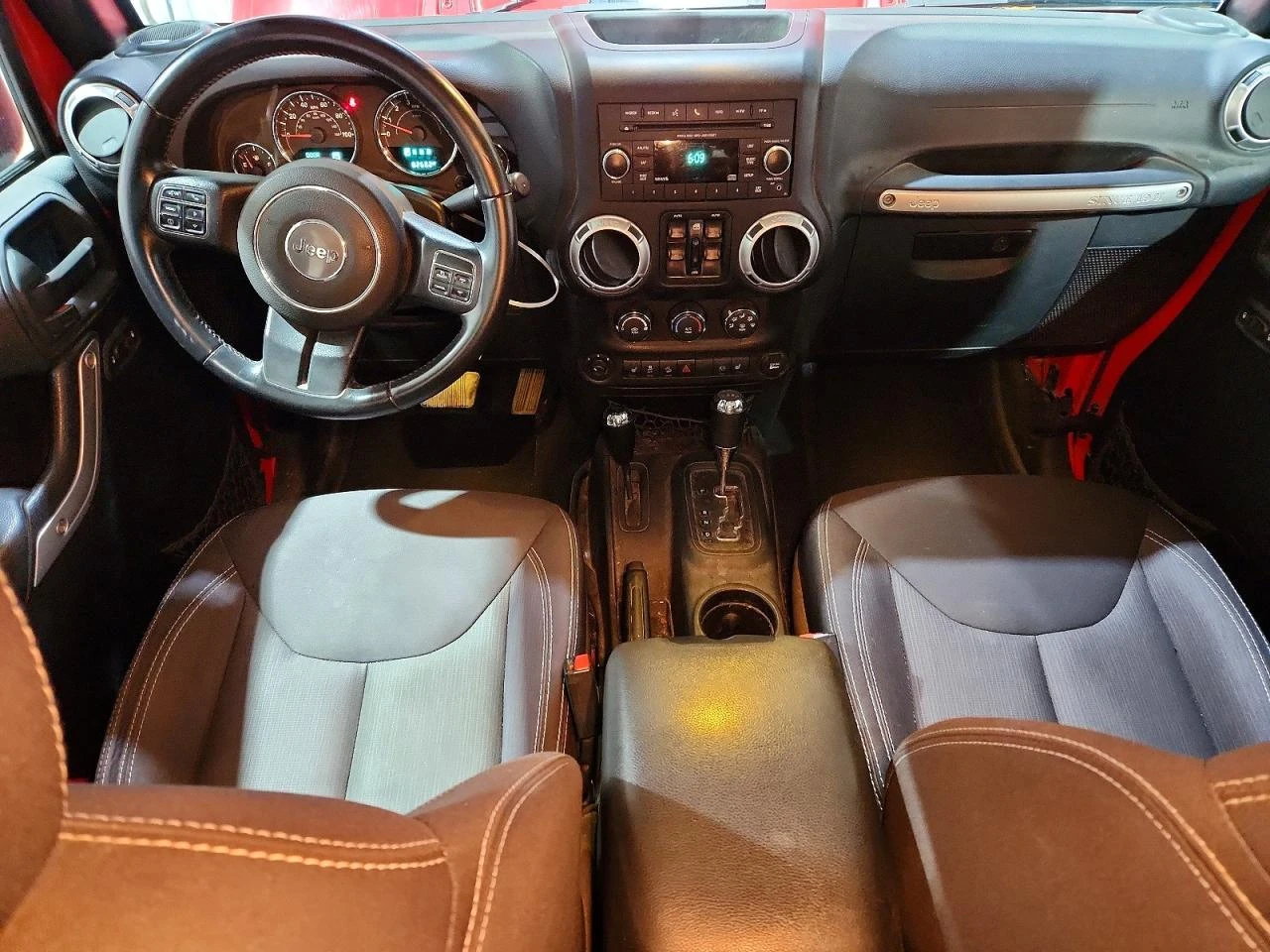 Jeep Wrangler UNLIMITED SAHARA, снимка 8 - Автомобили и джипове - 54932657