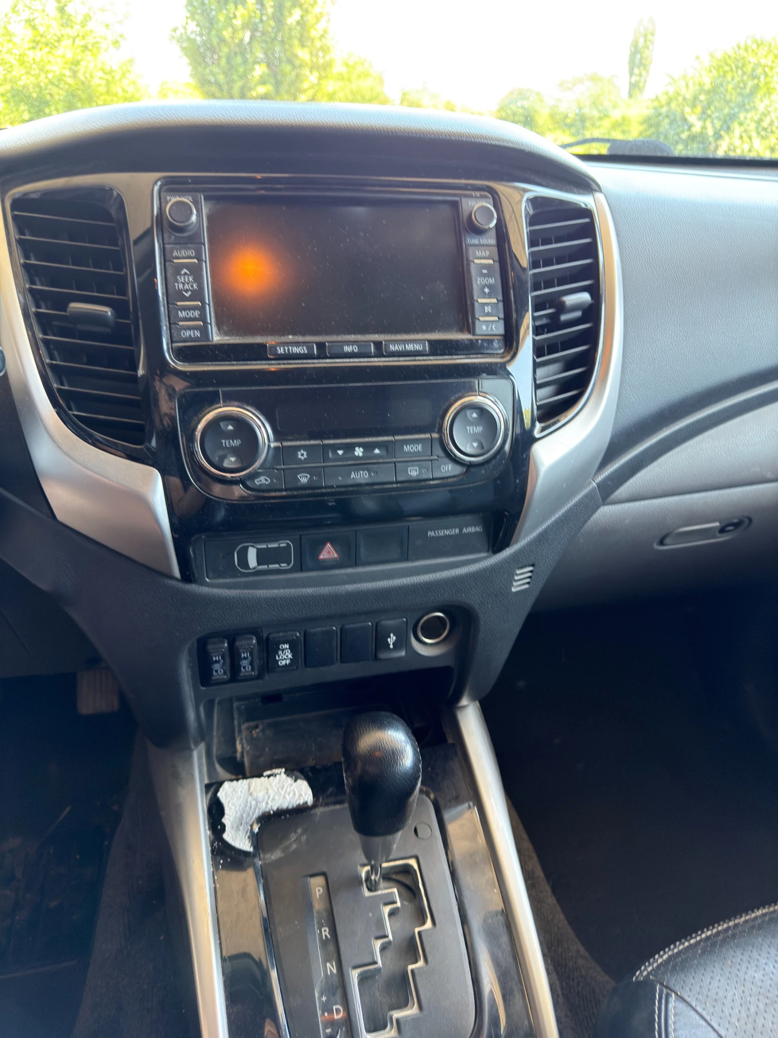 Mitsubishi L200 2.4 DI-D HARDTOP 4x4 Automatic, Внос от Германия, снимка 14 - Автомобили и джипове - 55502814