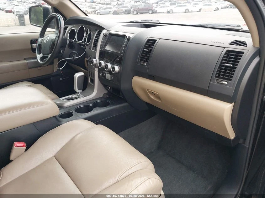 Toyota Sequoia LIMITED* 5.7L* V8* ПОДГРЕВ* КОЖА* КАМЕРА* , снимка 11 - Автомобили и джипове - 55540579