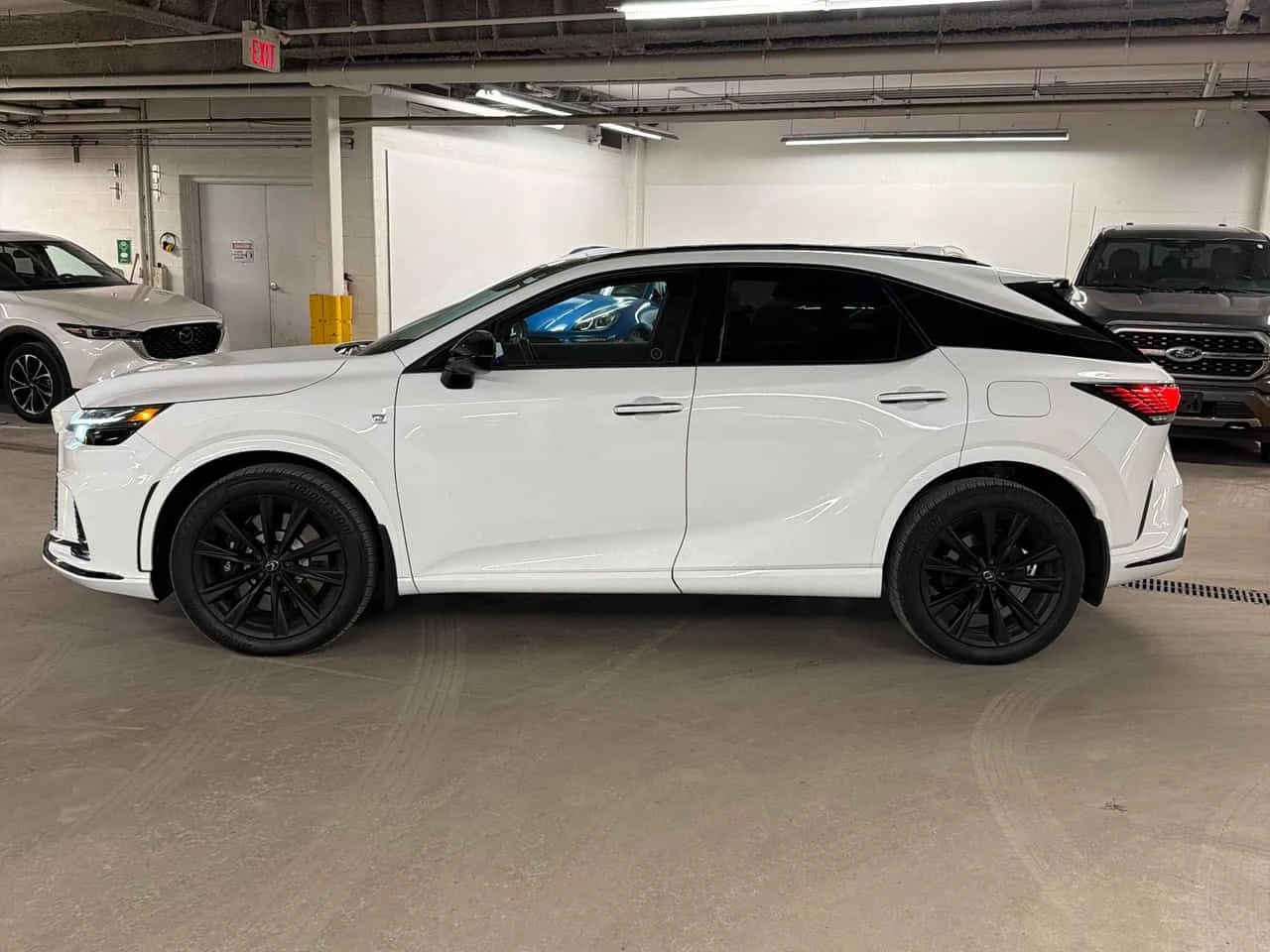 Lexus RX 500h F-Sport 2 CARFAX, снимка 2 - Автомобили и джипове - 55652726