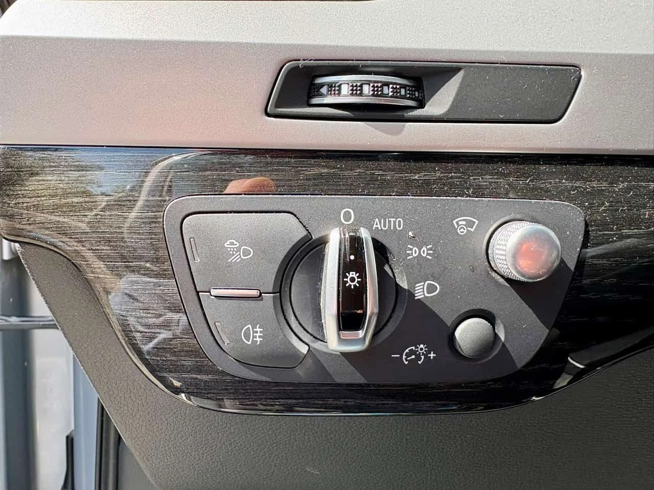 Audi Q7  3.0T Technik / 360 / DIS / HUD /BOSE / CARFAX , снимка 17 - Автомобили и джипове - 55677605