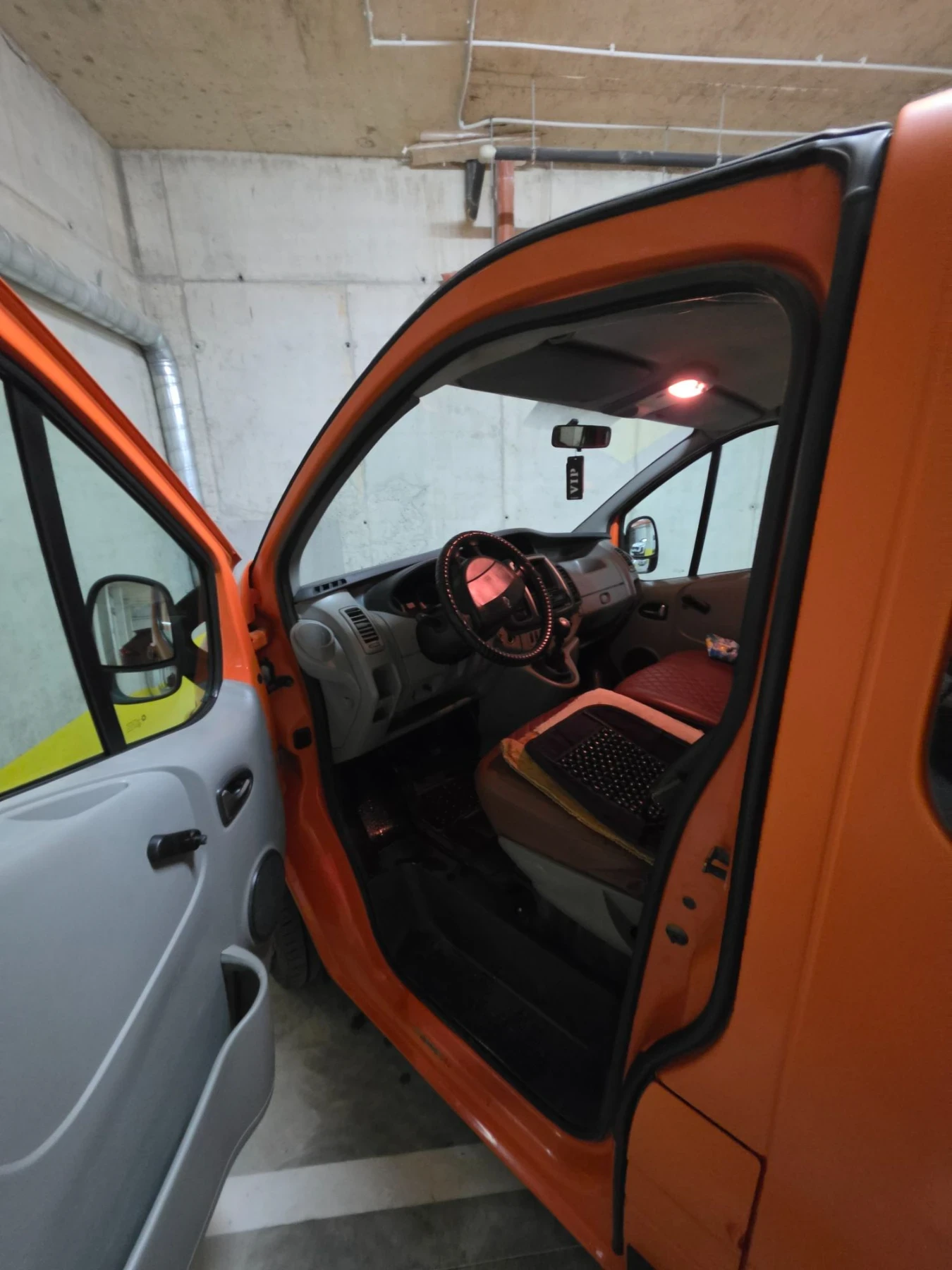 Renault Trafic 2.0, снимка 7 - Бусове и автобуси - 56269288
