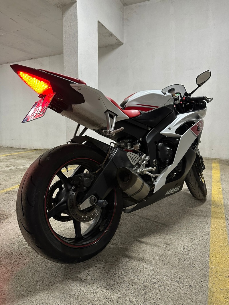Yamaha YZF-R6 Топ състояние + екстри, снимка 1 - Мотоциклети и мототехника - 46163245