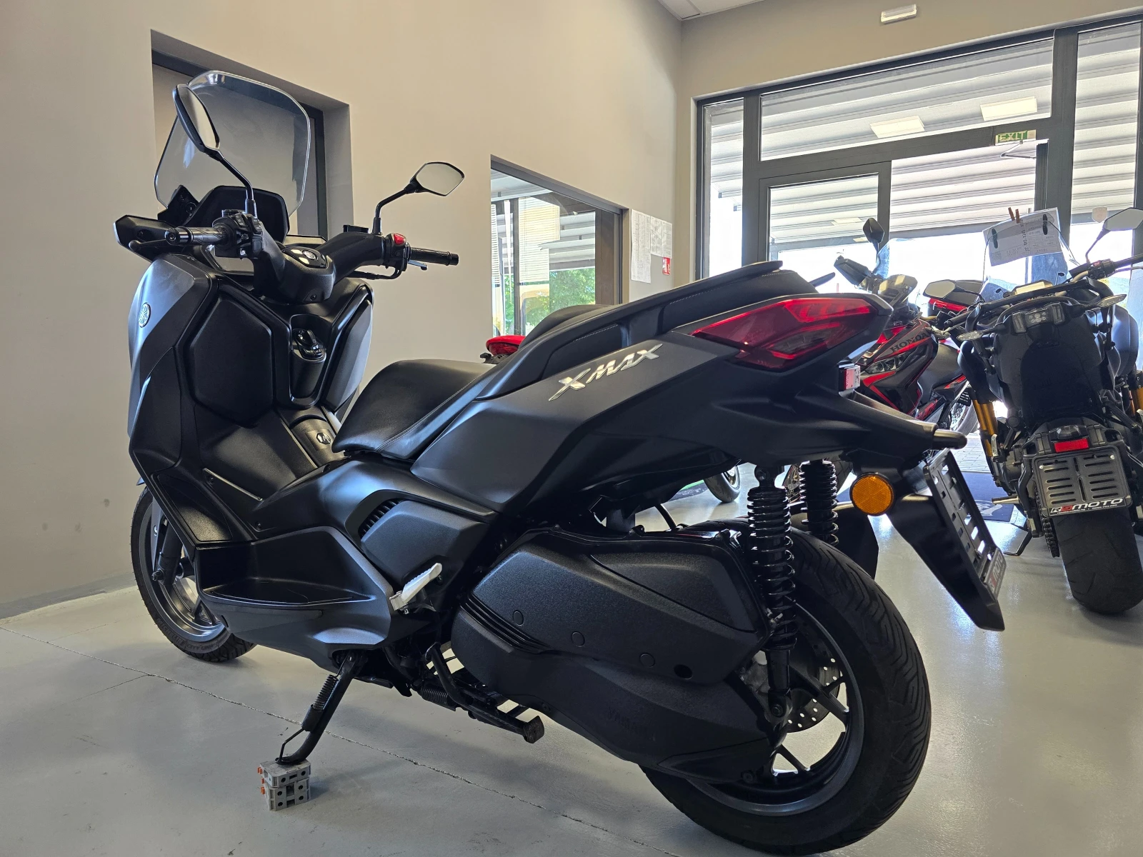 Yamaha X-max 300ie, ABS, 2023г., снимка 4 - Мотоциклети и мототехника - 55323899
