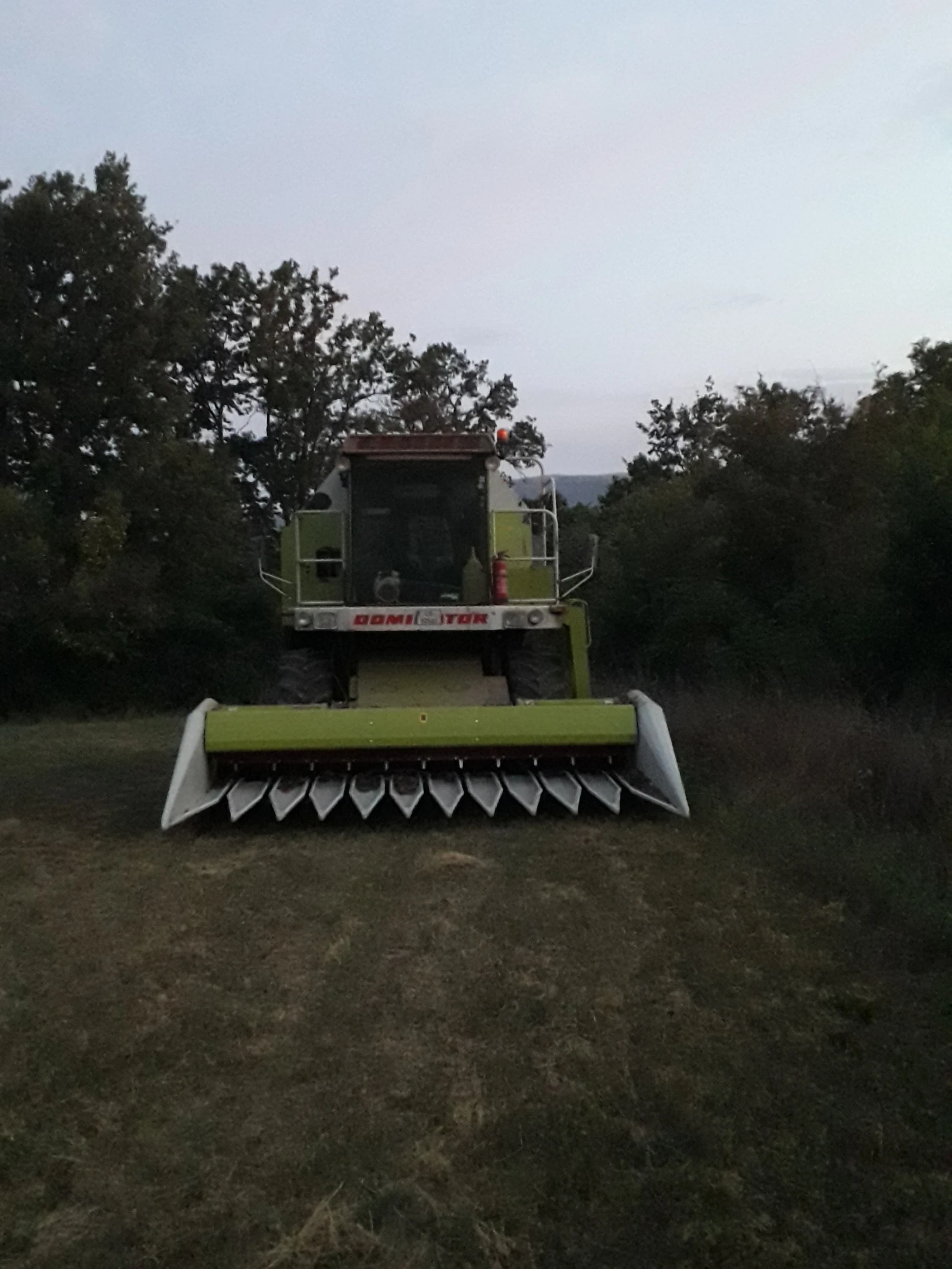 Комбайн Claas 98 SL, снимка 2 - Селскостопанска техника - 56038133