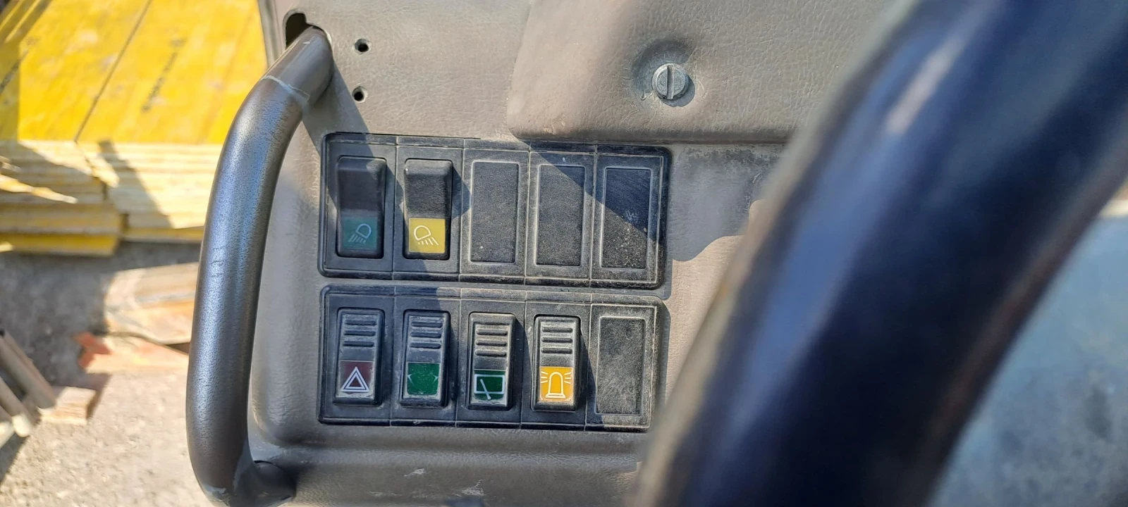 Телескопични товарачи Manitou MRT2150, снимка 8 - Индустриална техника - 53844537