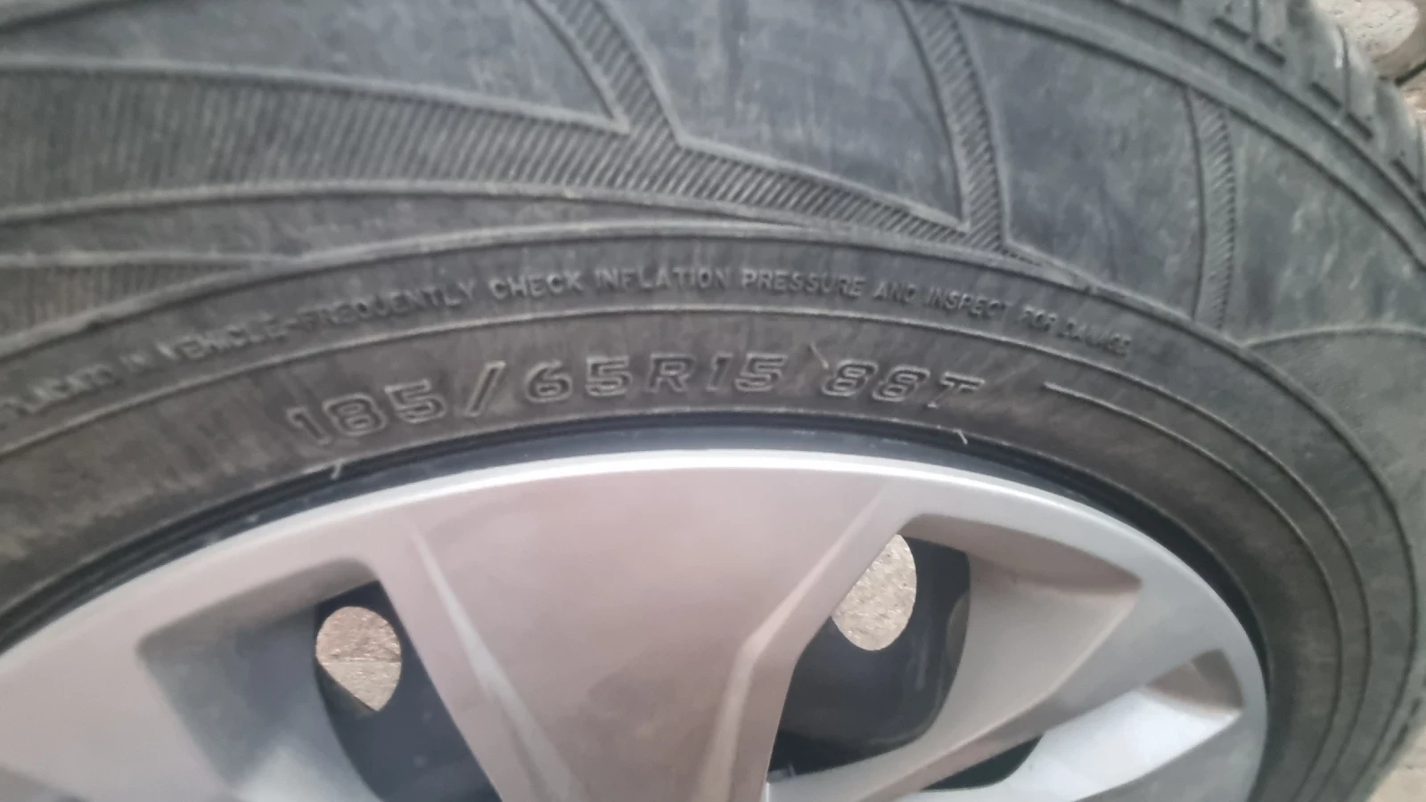 ���� � ������ 185/65R15 �� Renault | Mobile.bg � ����������� 4