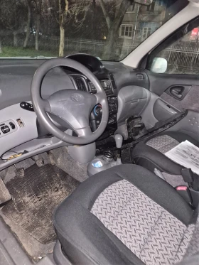 Toyota Yaris verso 1.3 - 1233 € / 2411.54 лв. - 28899162 4