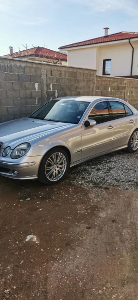 Mercedes-Benz E 320, снимка 3