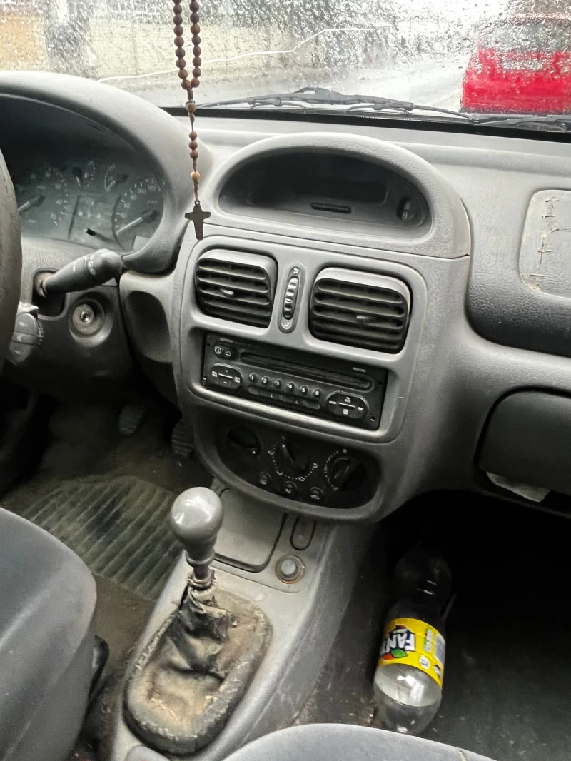 Renault Clio, снимка 8 - Автомобили и джипове - 47967184