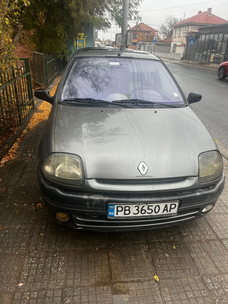 Renault Clio, снимка 1 - Автомобили и джипове - 47967184