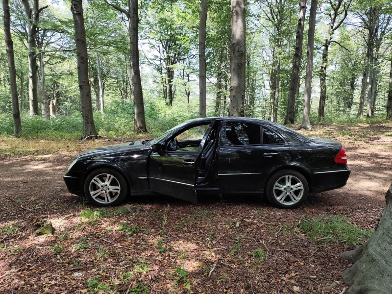 Mercedes-Benz E 500, снимка 14 - Автомобили и джипове - 48368184