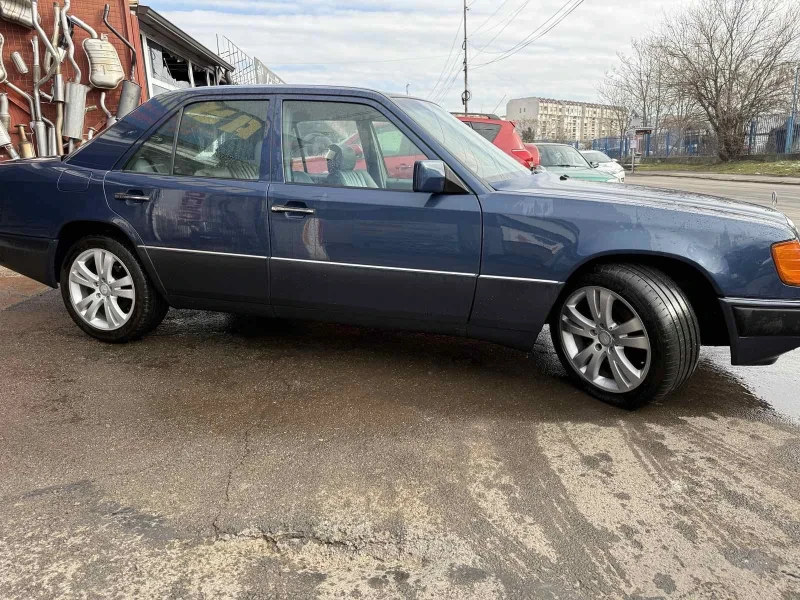 Mercedes-Benz 124 200e автоматик 129хил. кожен салон климатроник , снимка 2 - Автомобили и джипове - 48856972