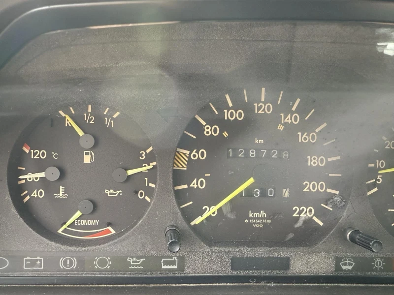 Mercedes-Benz 124 200e автоматик 129хил. кожен салон климатроник , снимка 8 - Автомобили и джипове - 49556864