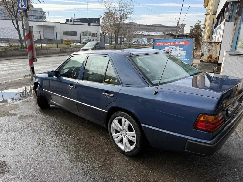 Mercedes-Benz 124 200e автоматик 129хил. кожен салон климатроник , снимка 4 - Автомобили и джипове - 49556864