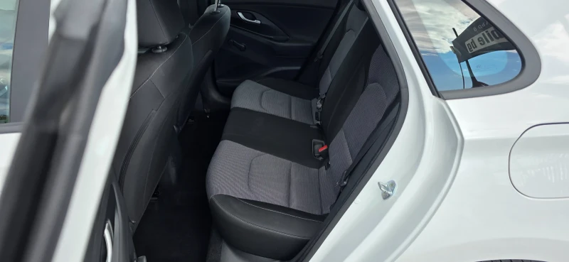 Hyundai I30 1.5 GDI-110hp, снимка 9 - Автомобили и джипове - 50218000