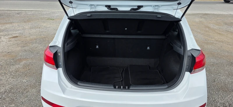 Hyundai I30 1.5 GDI-110hp, снимка 5 - Автомобили и джипове - 50218000