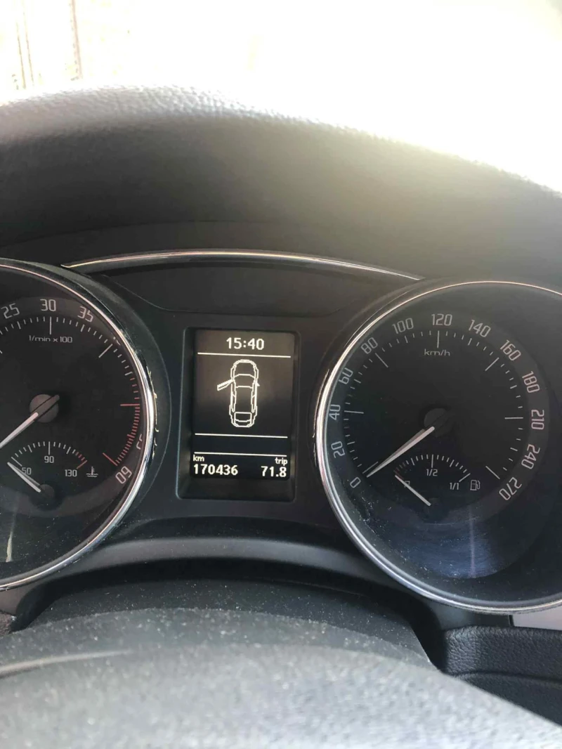 Skoda Superb, снимка 8 - Автомобили и джипове - 52510933