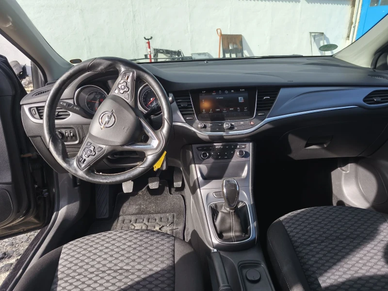 Opel Astra 1.6 CDTI, снимка 7 - Автомобили и джипове - 52551966