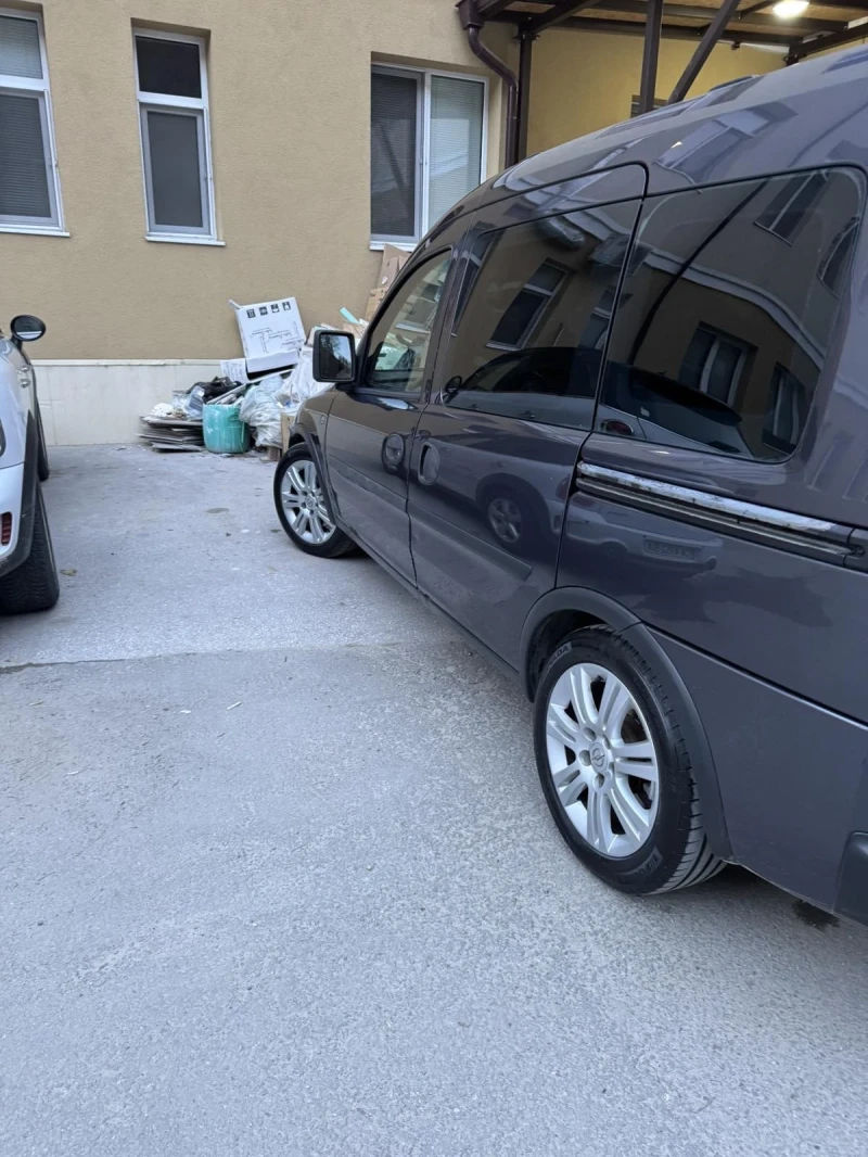 Opel Combo 1.7 CDTI, снимка 3 - Автомобили и джипове - 53111621