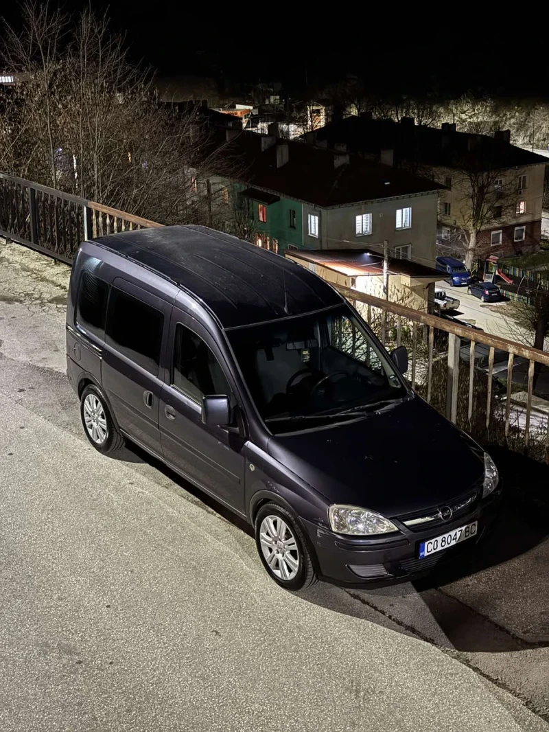 Opel Combo 1.7 CDTI, снимка 4 - Автомобили и джипове - 53111621