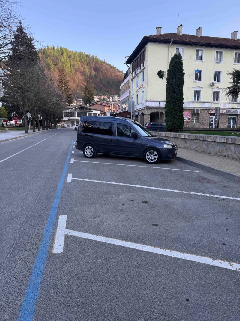 Opel Combo 1.7 CDTI, снимка 8 - Автомобили и джипове - 53111621