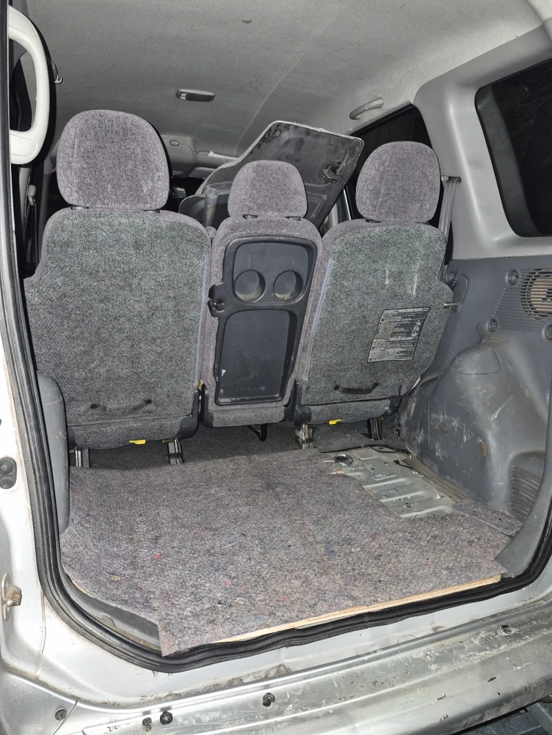 Toyota Yaris verso 1.3, снимка 5 - Автомобили и джипове - 53207501