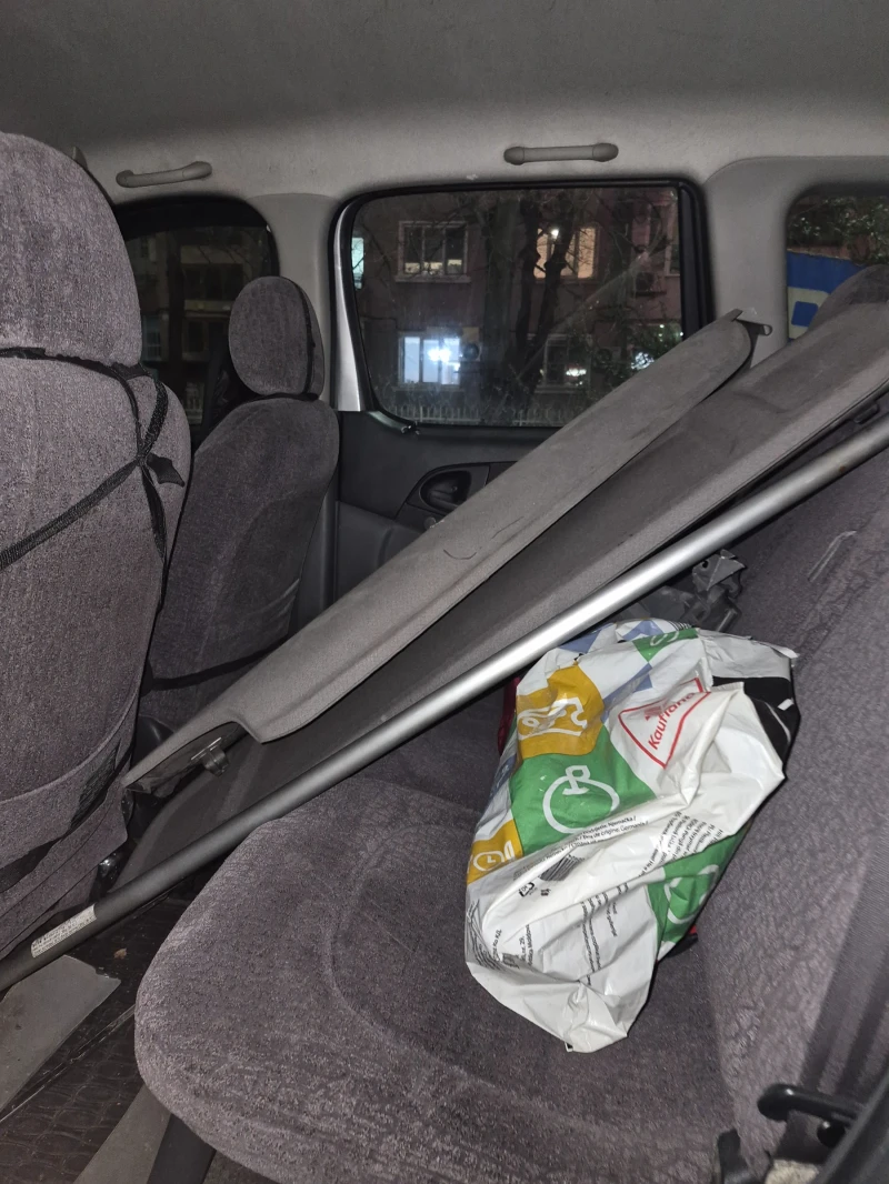 Toyota Yaris verso 1.3, снимка 6 - Автомобили и джипове - 53207501