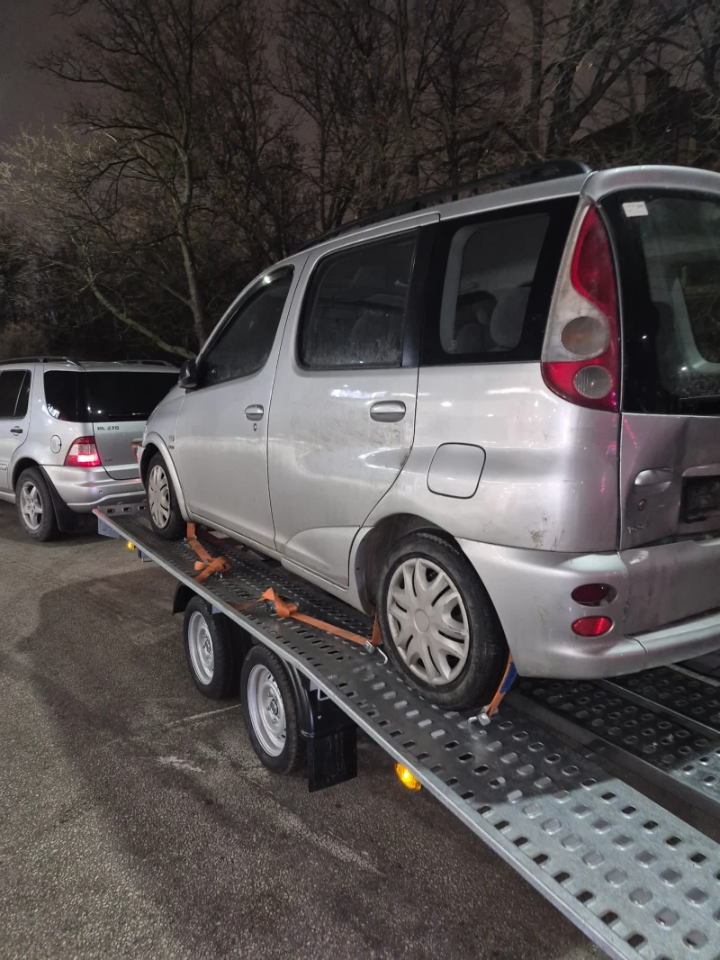 Toyota Yaris verso 1.3, снимка 3 - Автомобили и джипове - 53207501