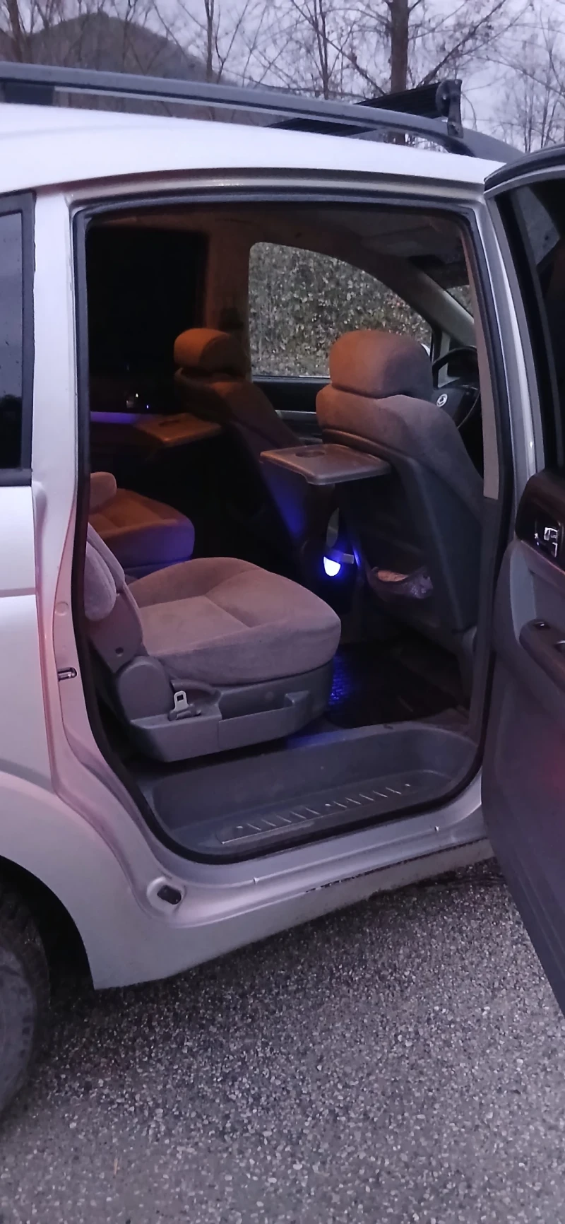 SsangYong Rodius 2.7XDI, снимка 10 - Автомобили и джипове - 53296716