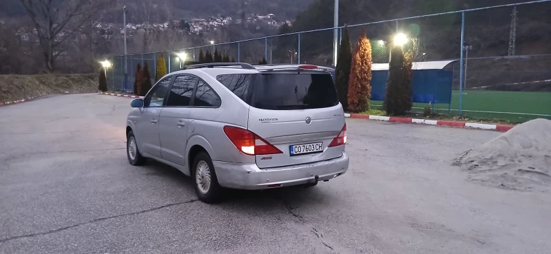 SsangYong Rodius 2.7XDI, снимка 3 - Автомобили и джипове - 53296716